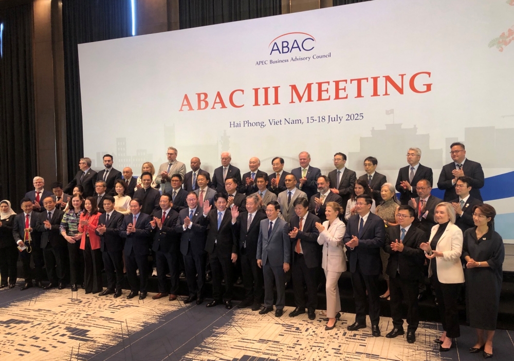 2025년 APEC 여정의 반환점에서 민관 협력 가속화